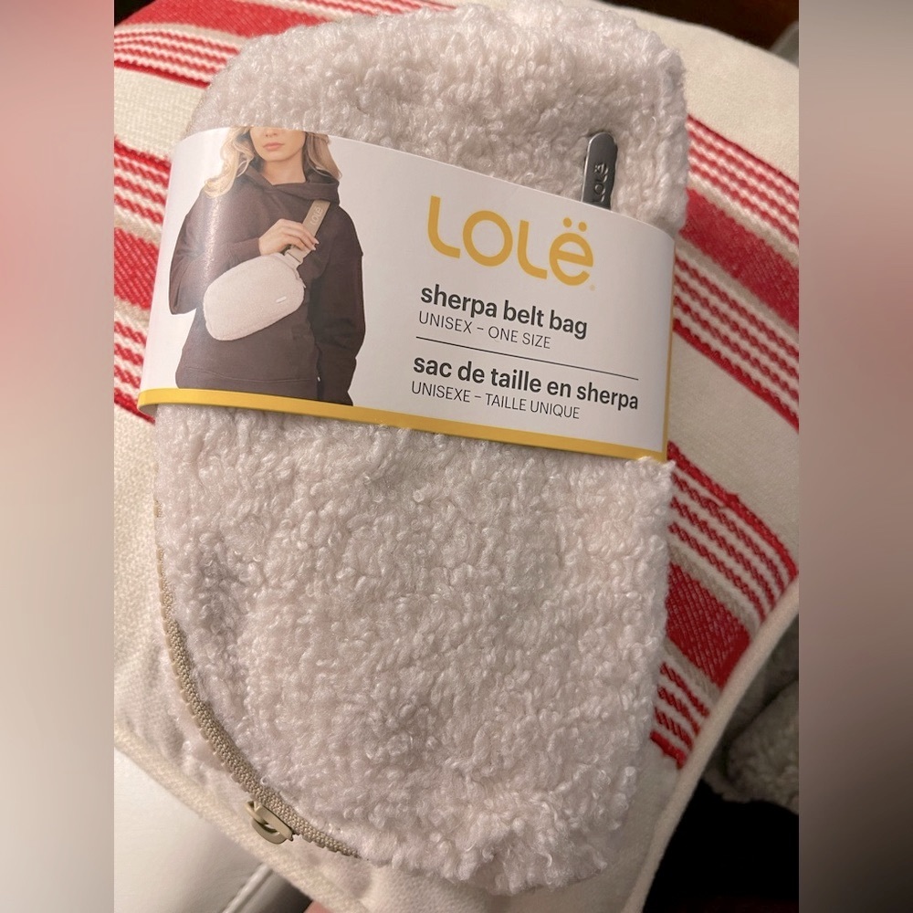 💛LOLE Sherpa belt bag cream.  Unisex One size